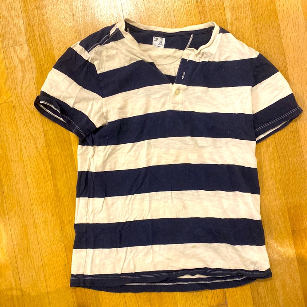 Striped gap T-shirt